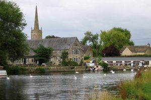 Lechlade- click for photo gallery